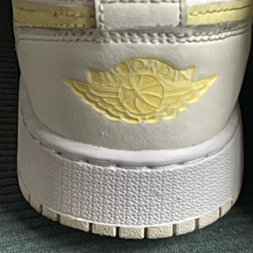 Nike Air Jordan 1’s Low - Picture 6 of 7